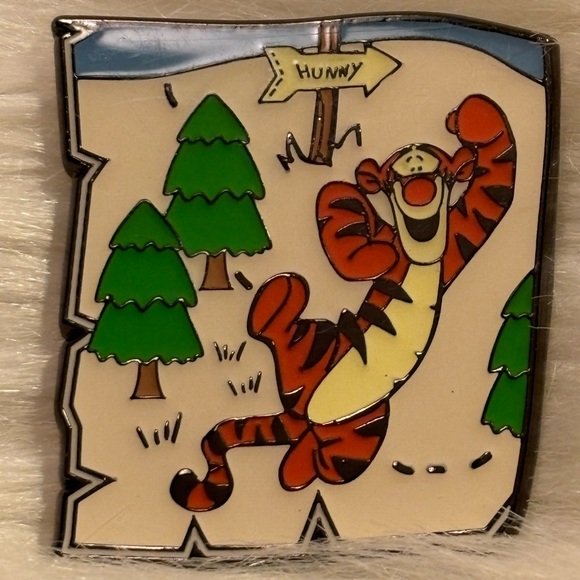 Disney Winnie the Pooh Map Tigger Loungefly Pin - Picture 1 of 3